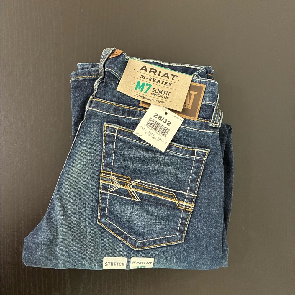 Ariat M7